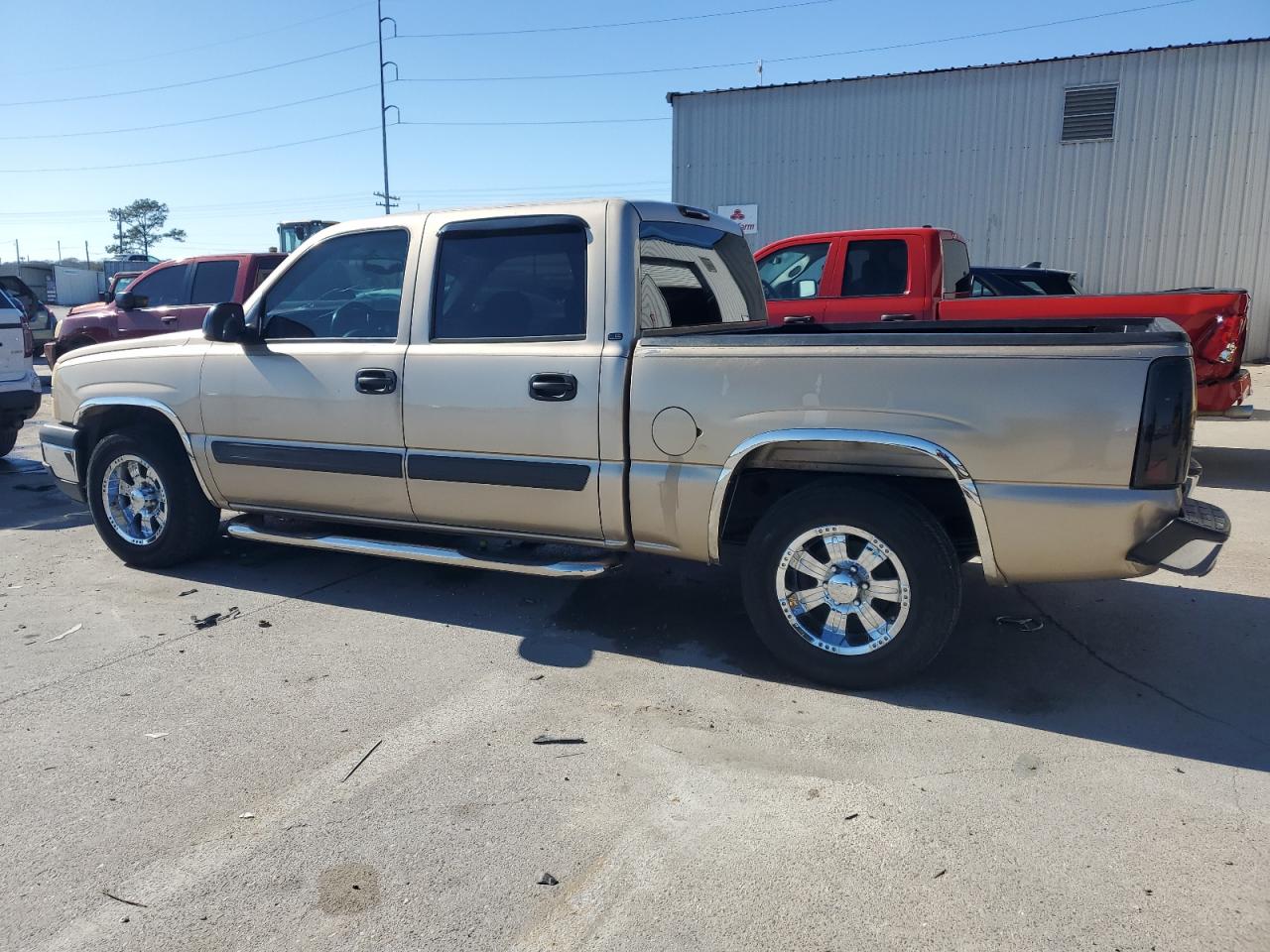 2005 Chevrolet Silverado - Image 2