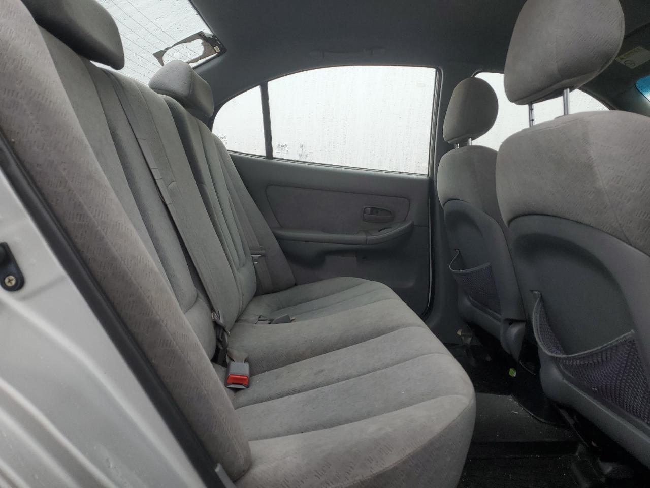 2005 Hyundai Elantra - Image 10