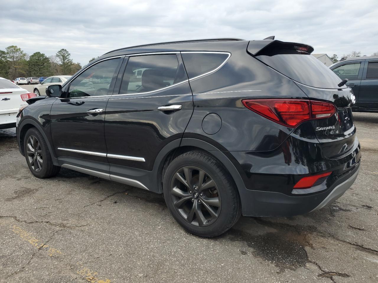 2018 Hyundai Santa Fe - Image 2