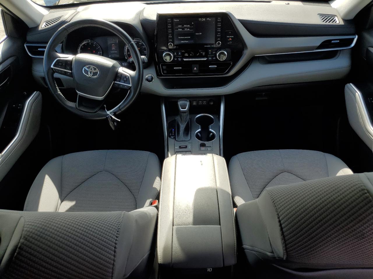 2022 Toyota Highlander - Image 8