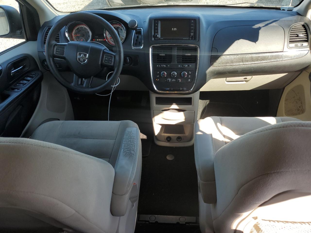 2017 Dodge Caravan - Image 8