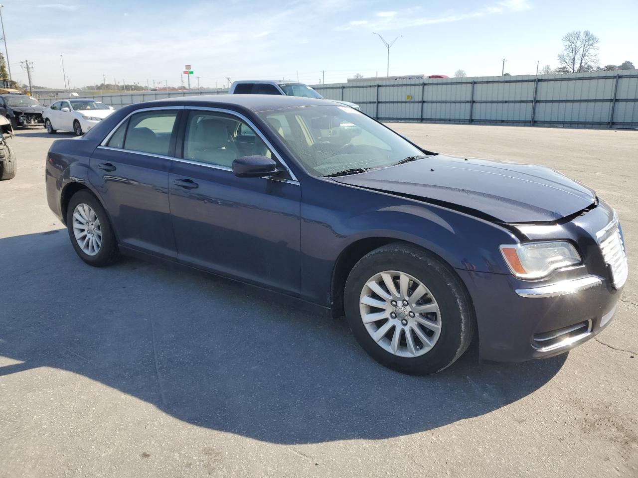 2014 Chrysler 300 - Image 4