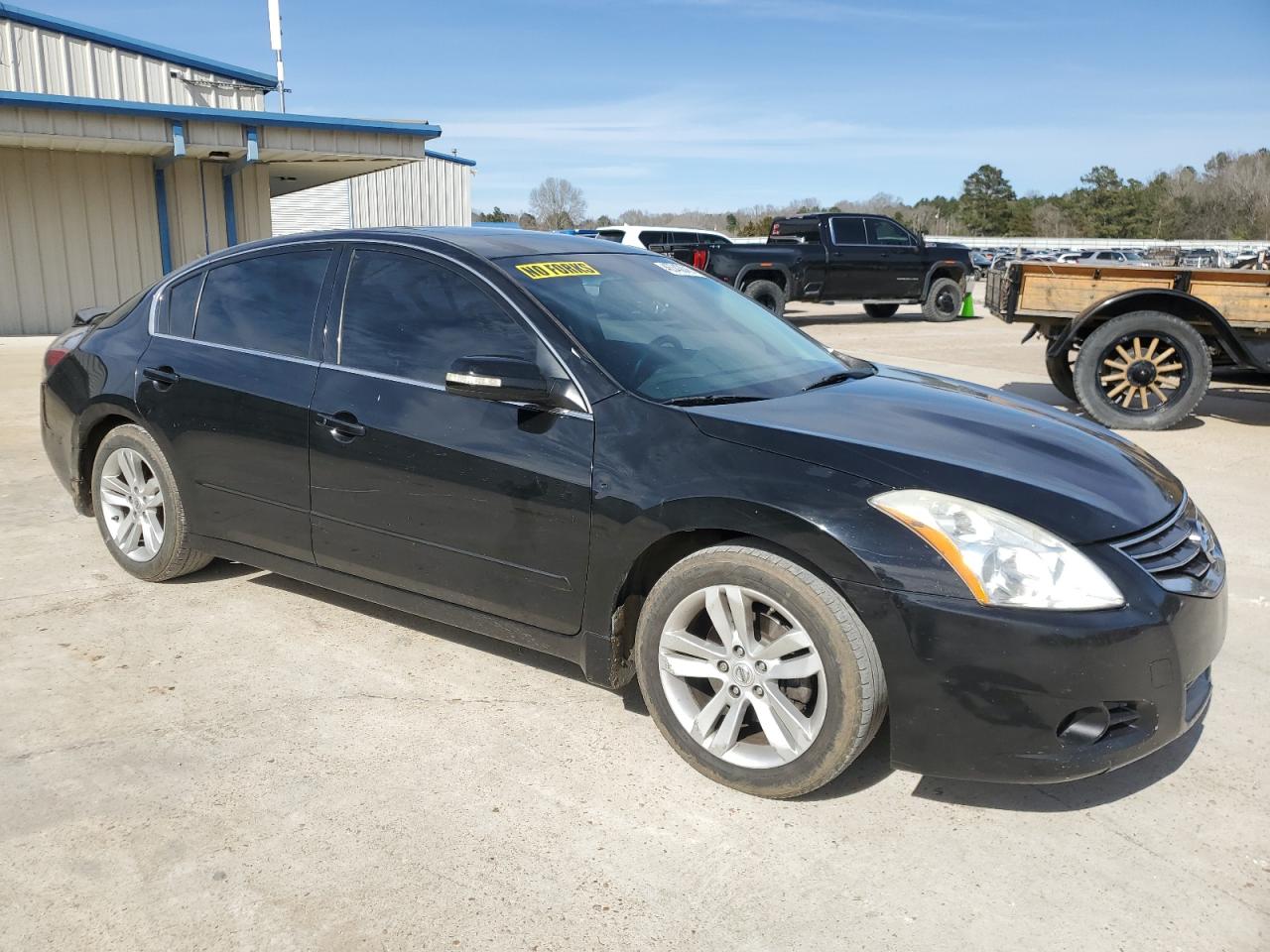 2012 Nissan Altima - Image 4