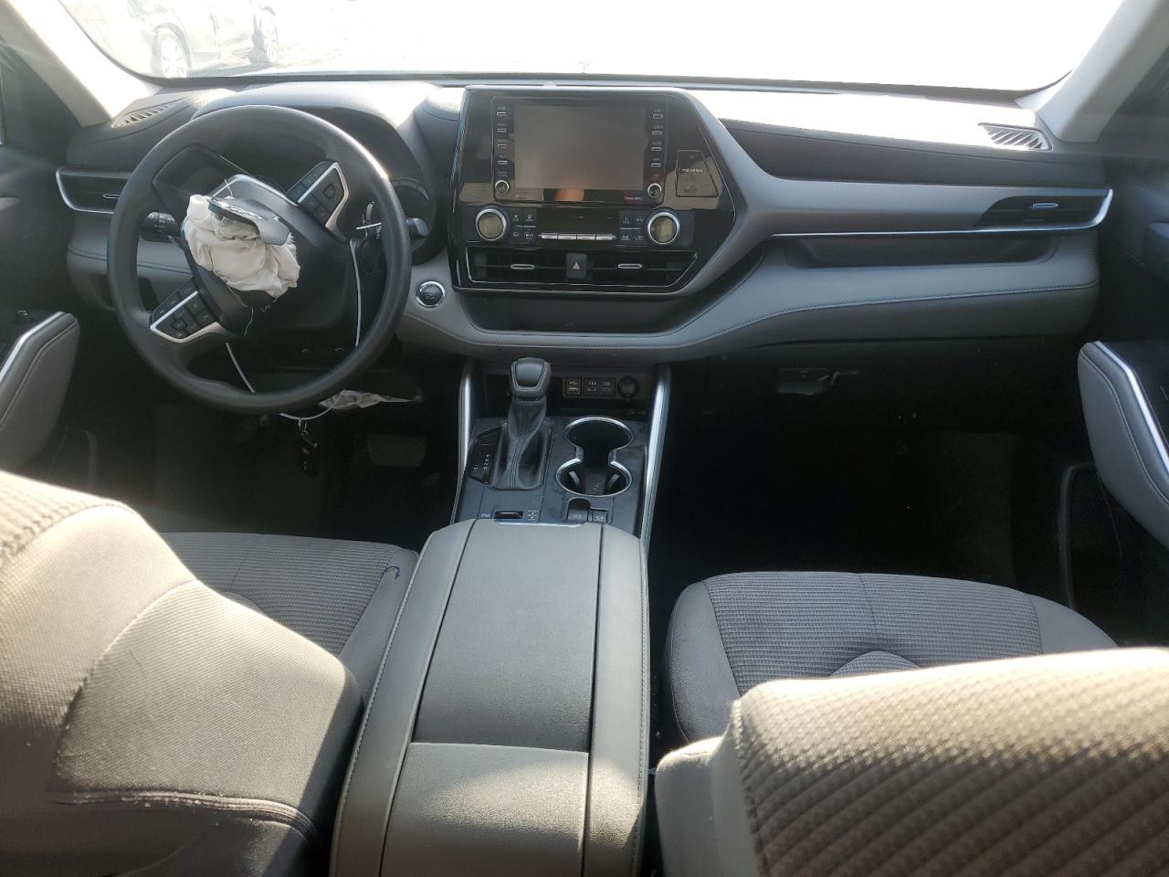 2022 Toyota Highlander - Image 8