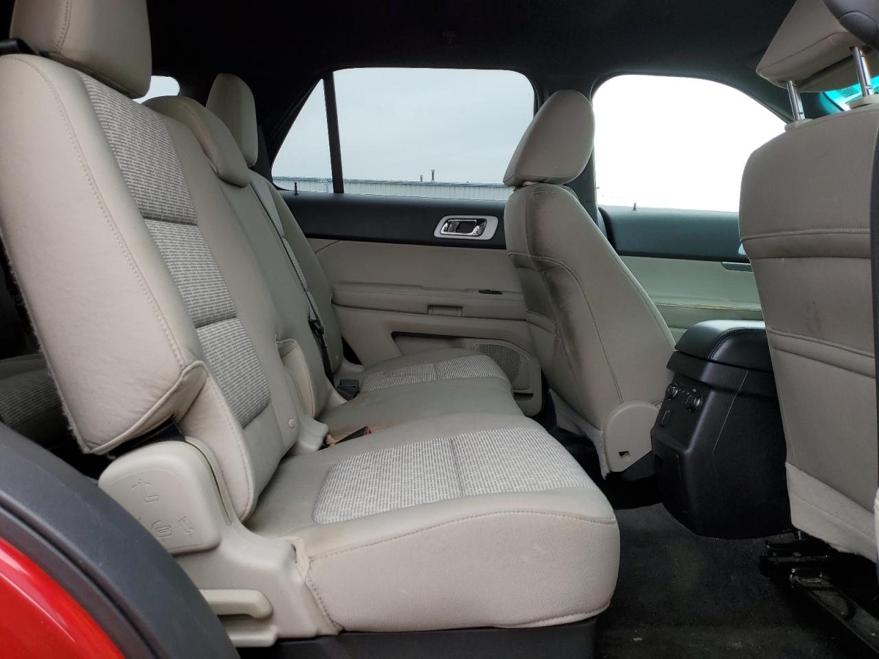2011 Ford Explorer - Image 11