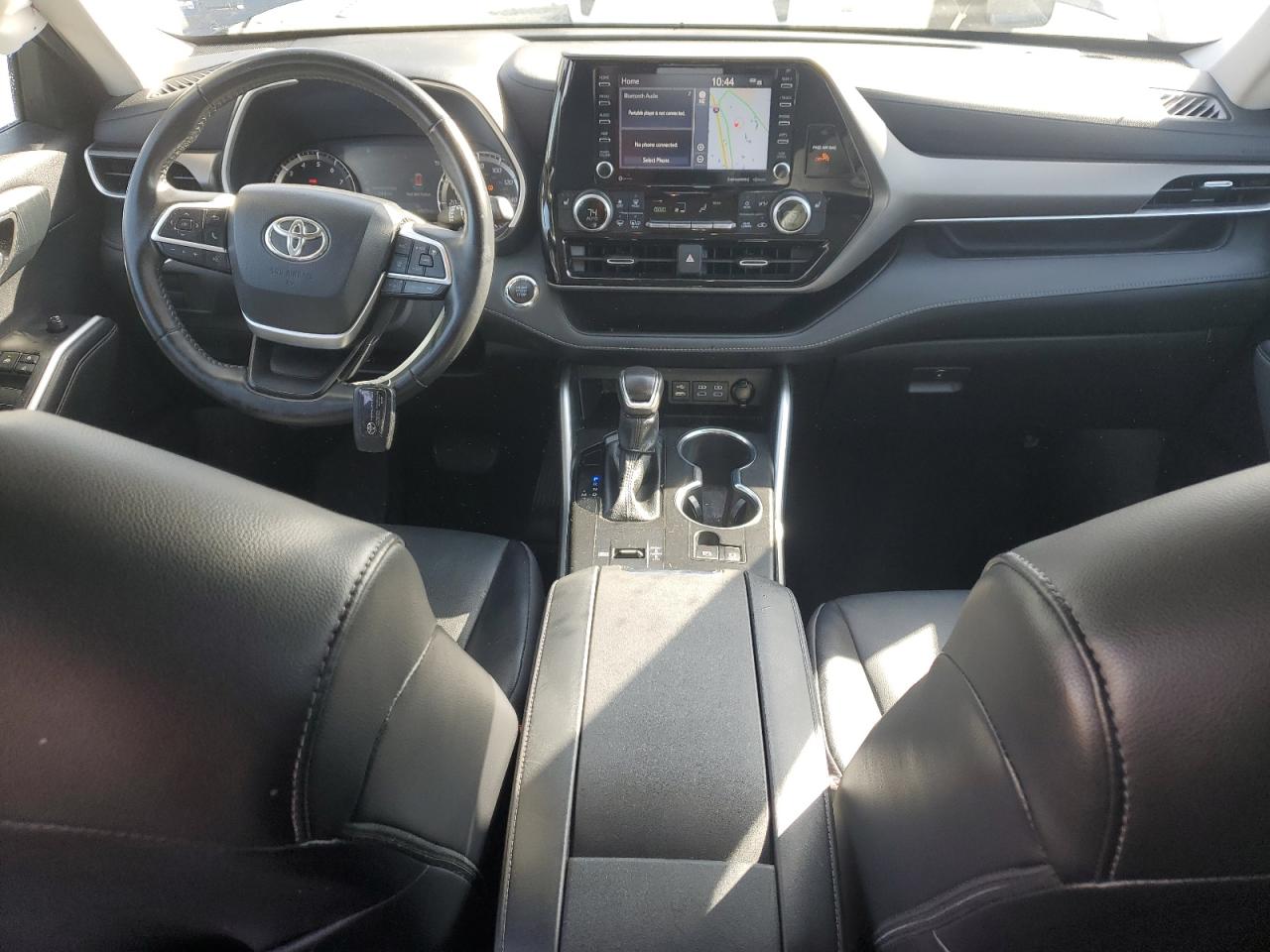 2022 Toyota Highlander - Image 8