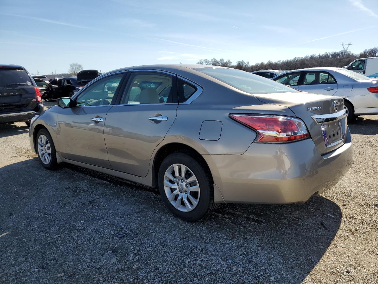 2015 Nissan Altima - Image 2