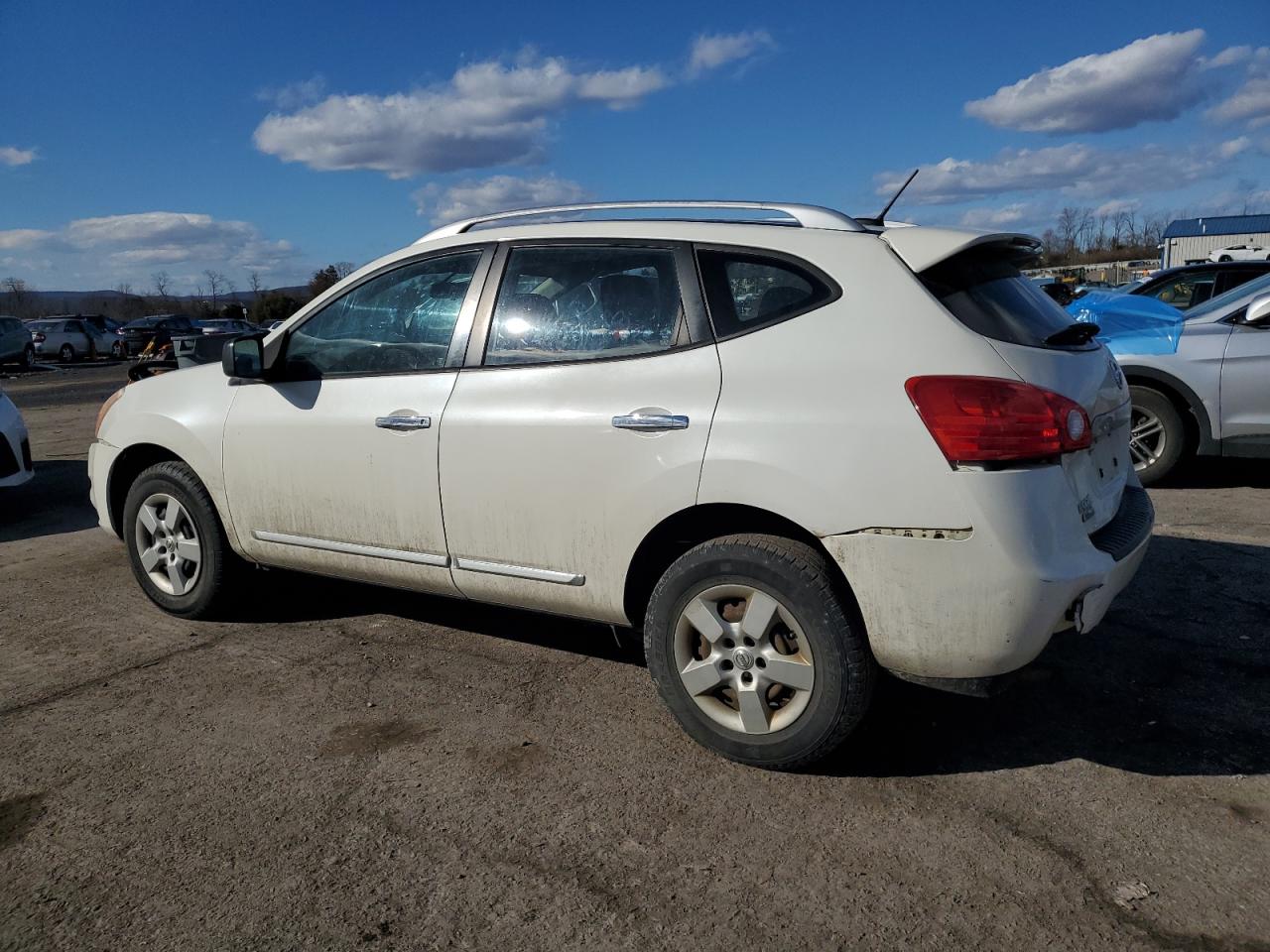 2014 Nissan Rogue - Image 2