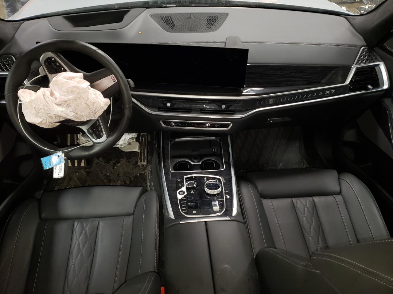 2024 BMW X7 - Image 8