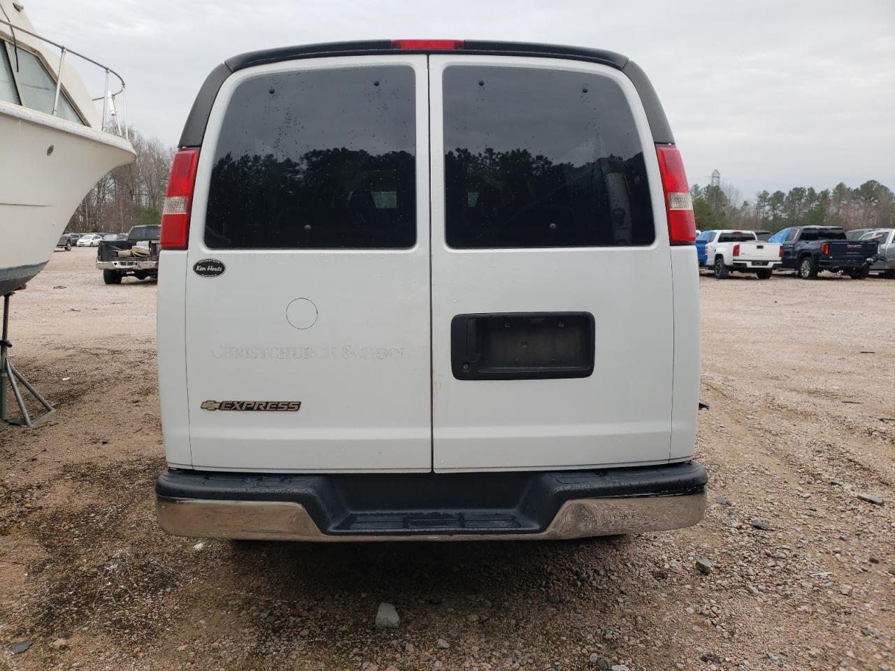 2017 Chevrolet Express - Image 6