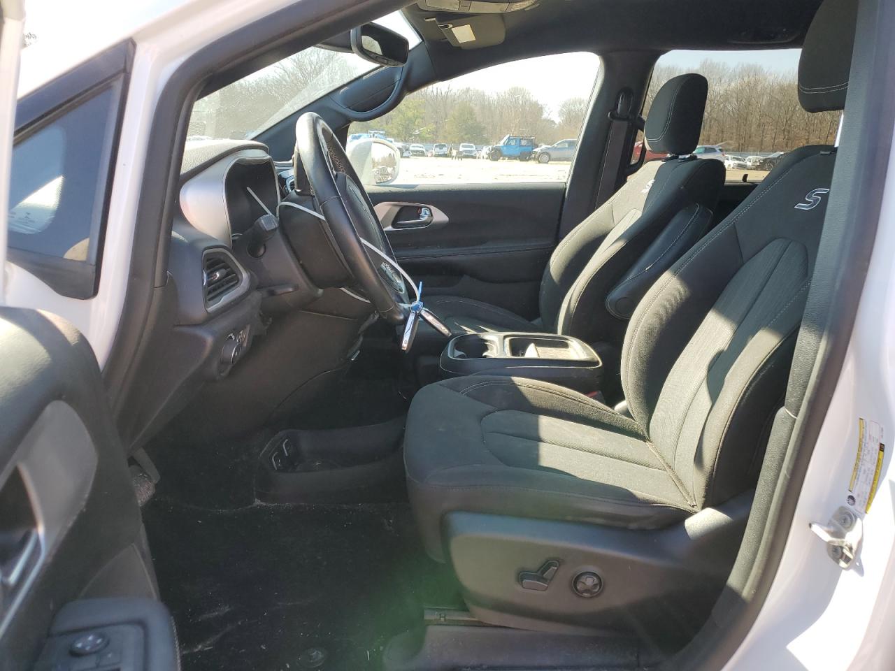 2020 Chrysler Pacifica - Image 7
