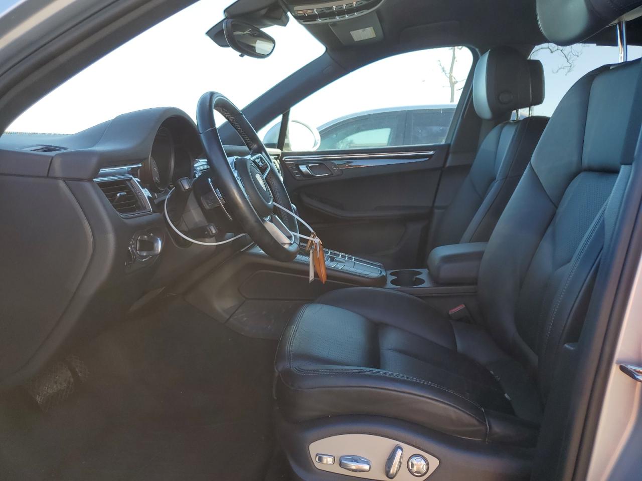 2017 Porsche Macan - Image 7