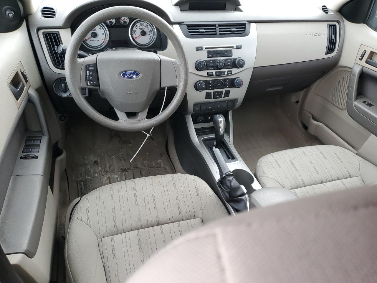 2010 Ford Focus - Image 8
