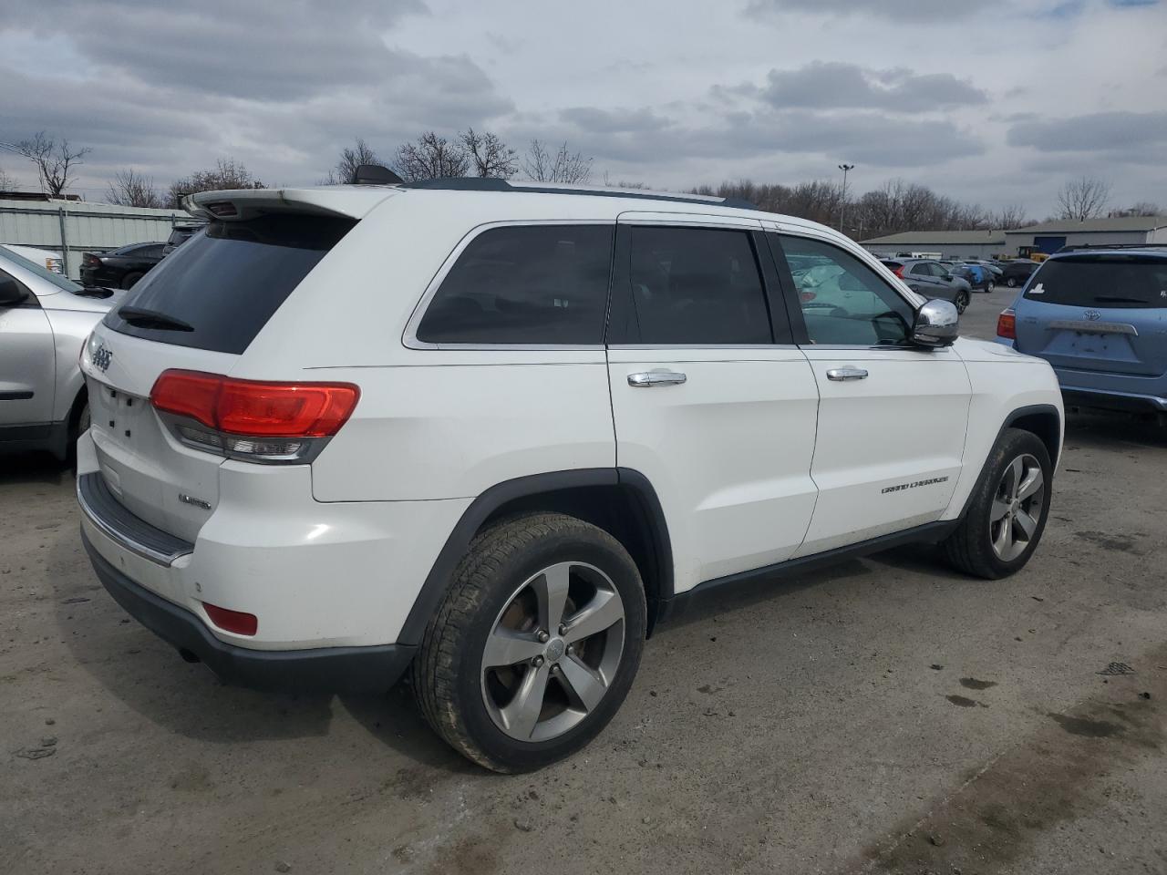 2015 Jeep Grand Cherokee - Image 3