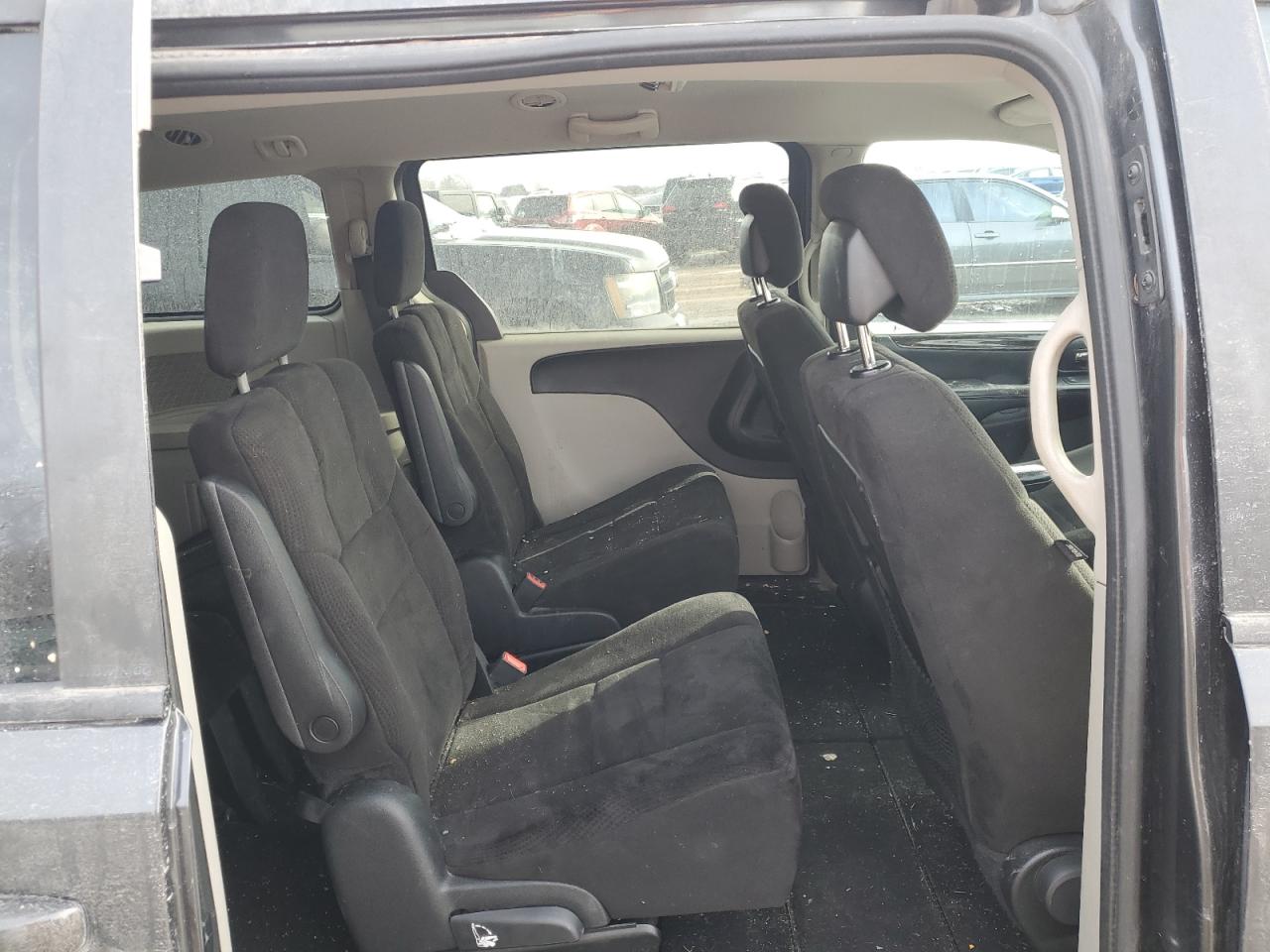 2012 Dodge Caravan - Image 11