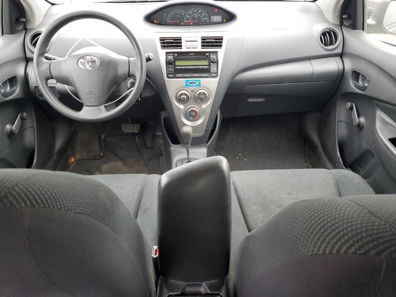 2009 Toyota Yaris - Image 8