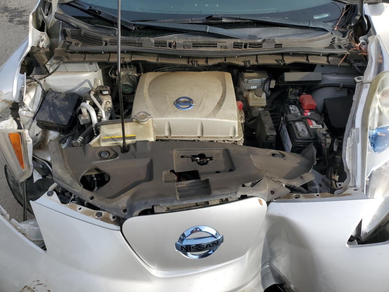 2015 Nissan Leaf - Image 12