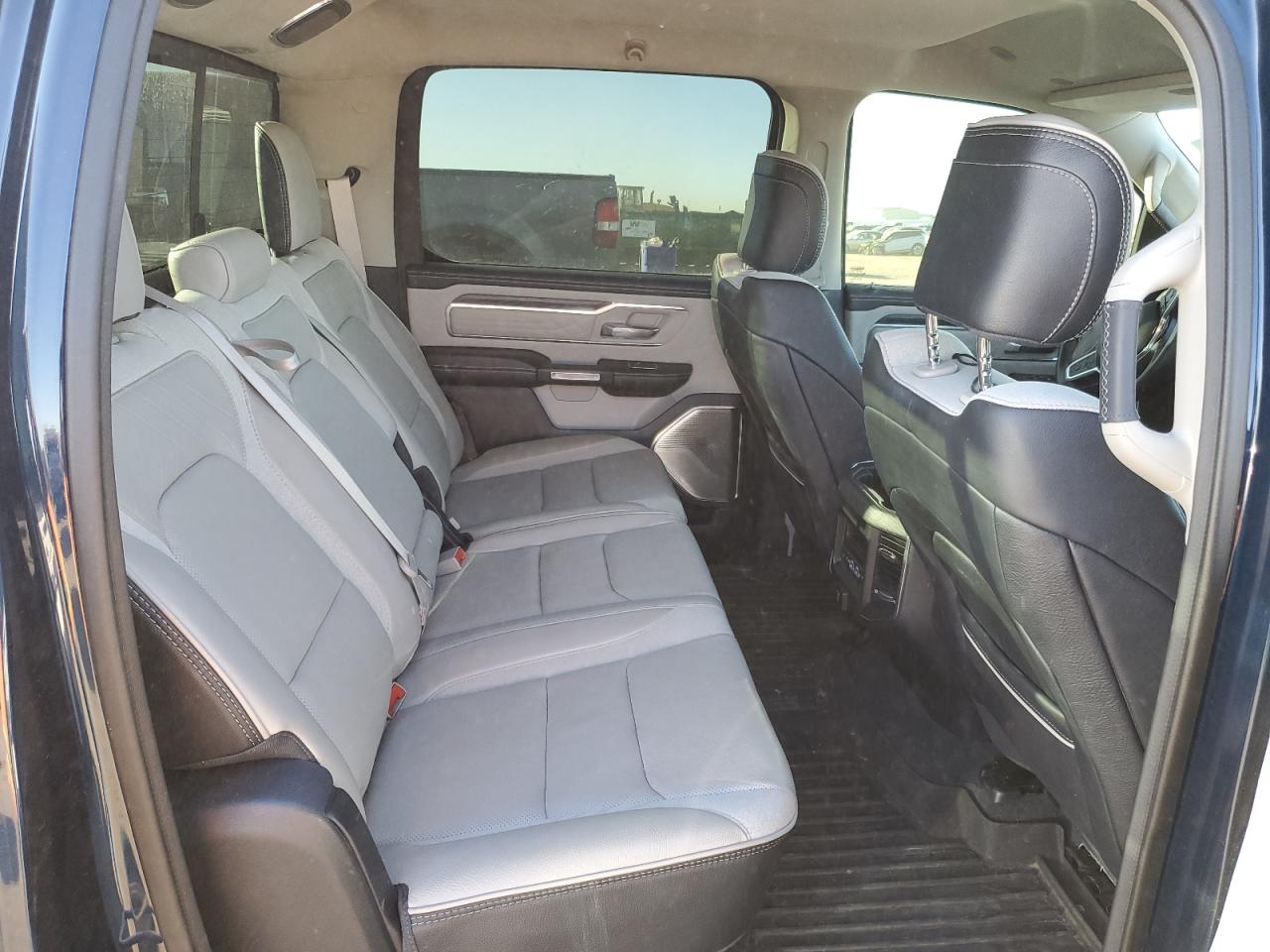 2022 RAM 1500 - Image 10