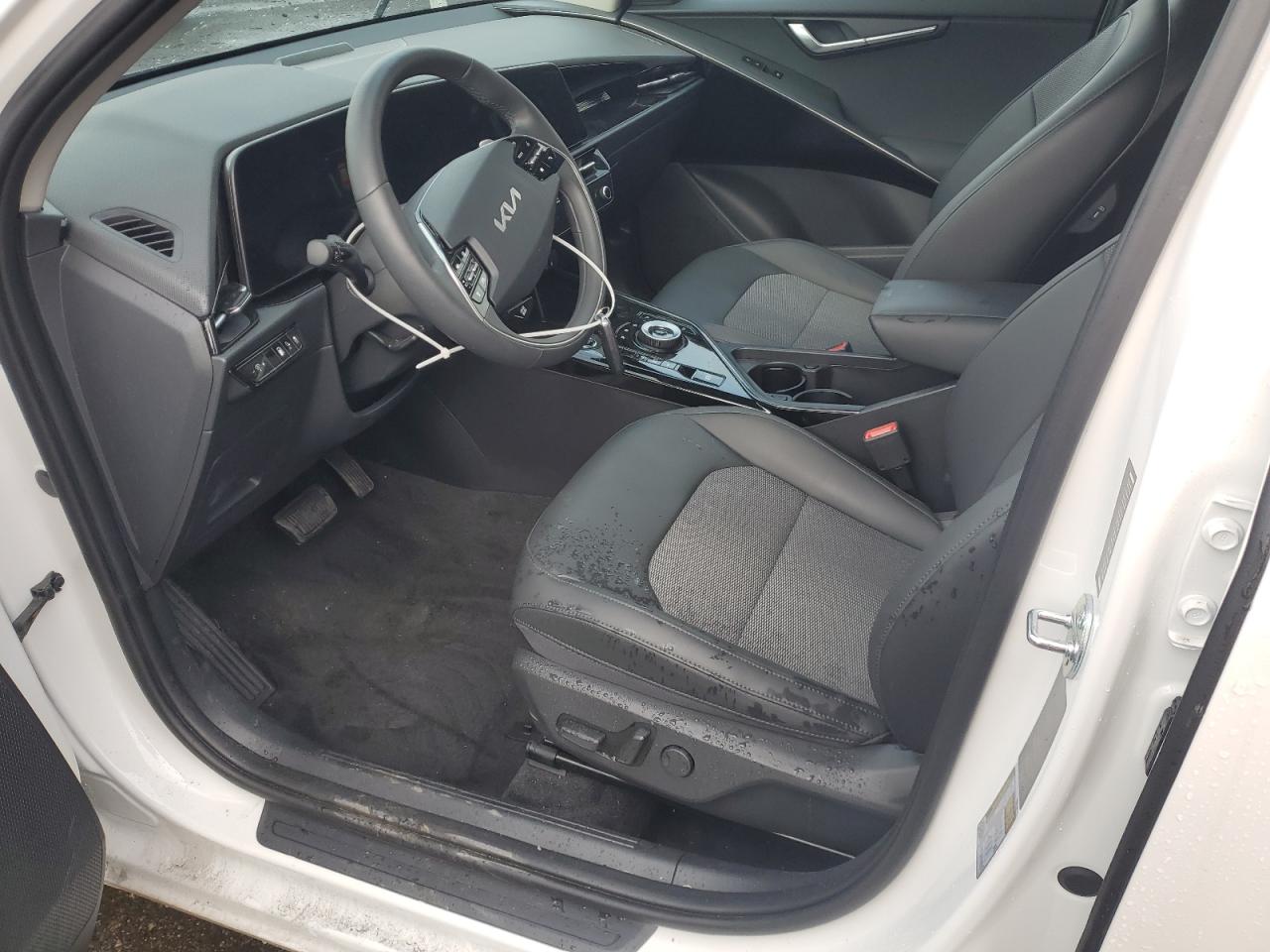 2024 Kia Niro - Image 7