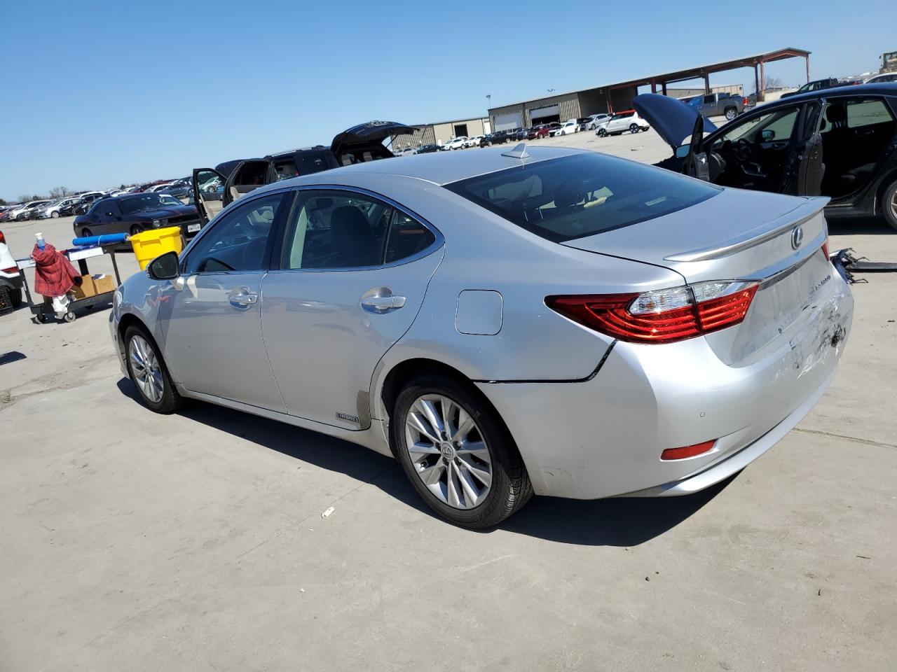 2014 Lexus ES - Image 2