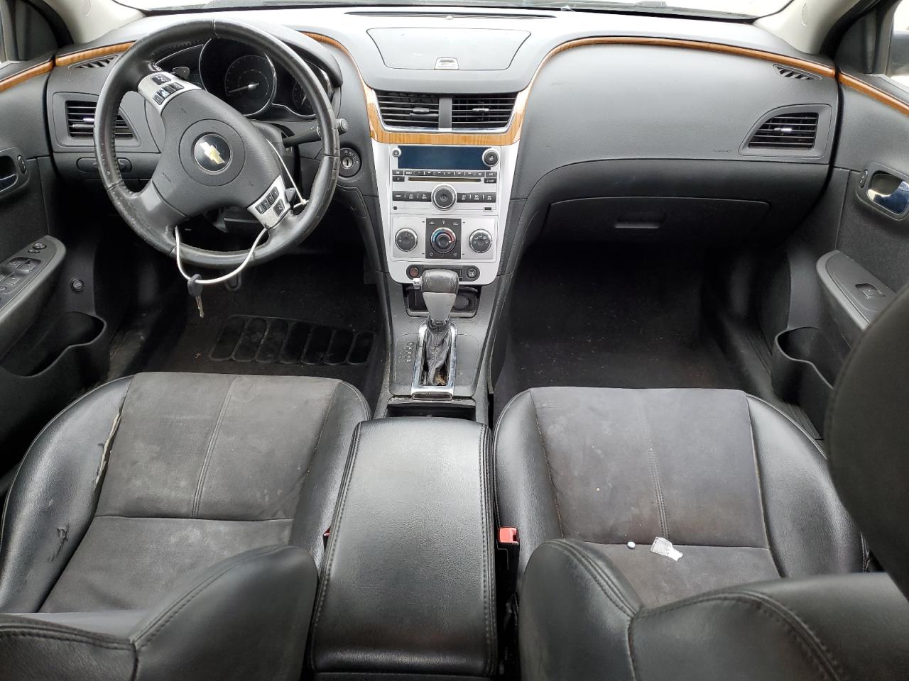 2010 Chevrolet Malibu - Image 8