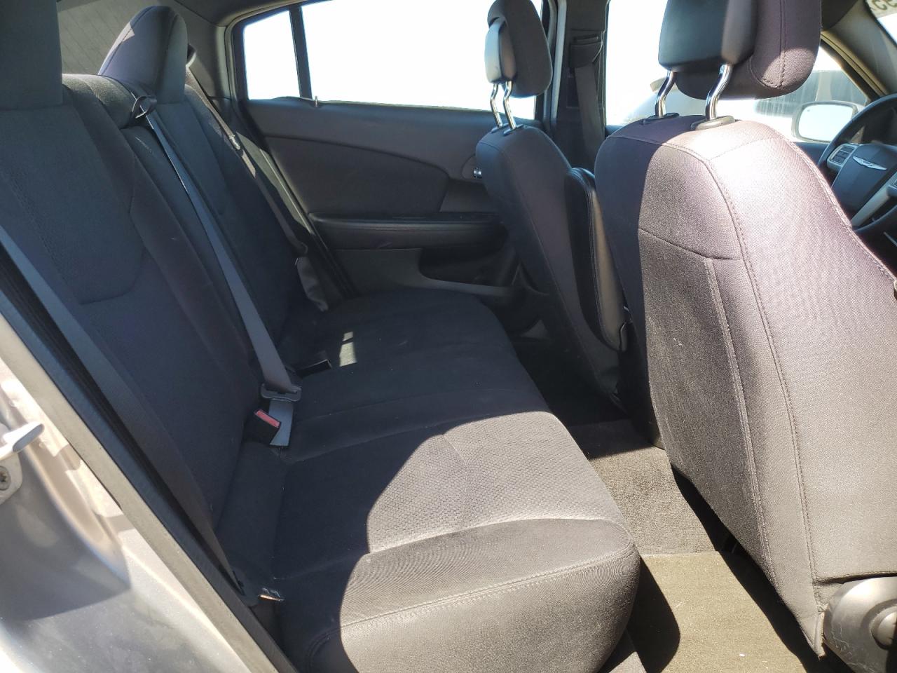 2013 Chrysler 200 - Image 10