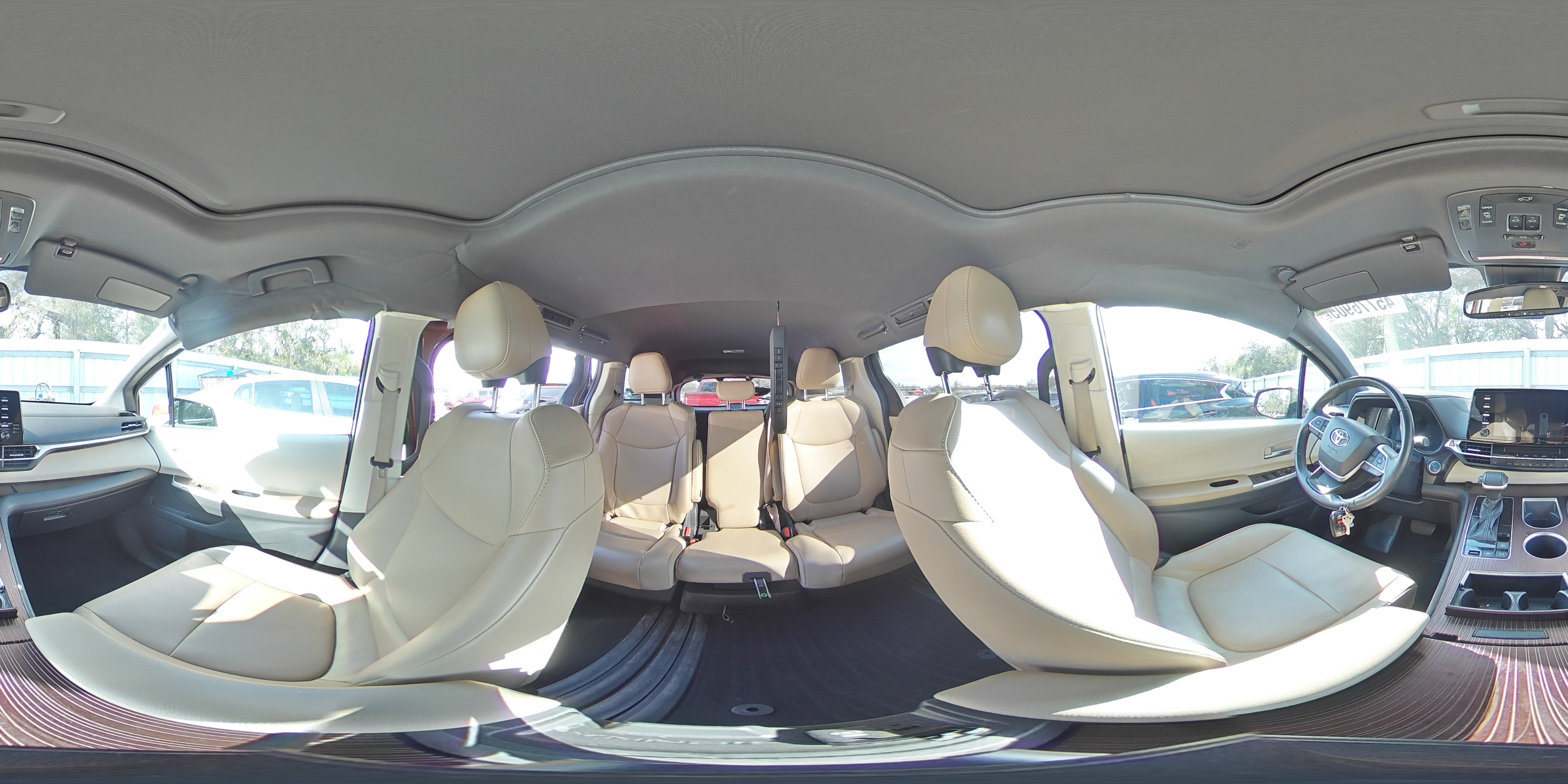 2021 Toyota Sienna - Image 14