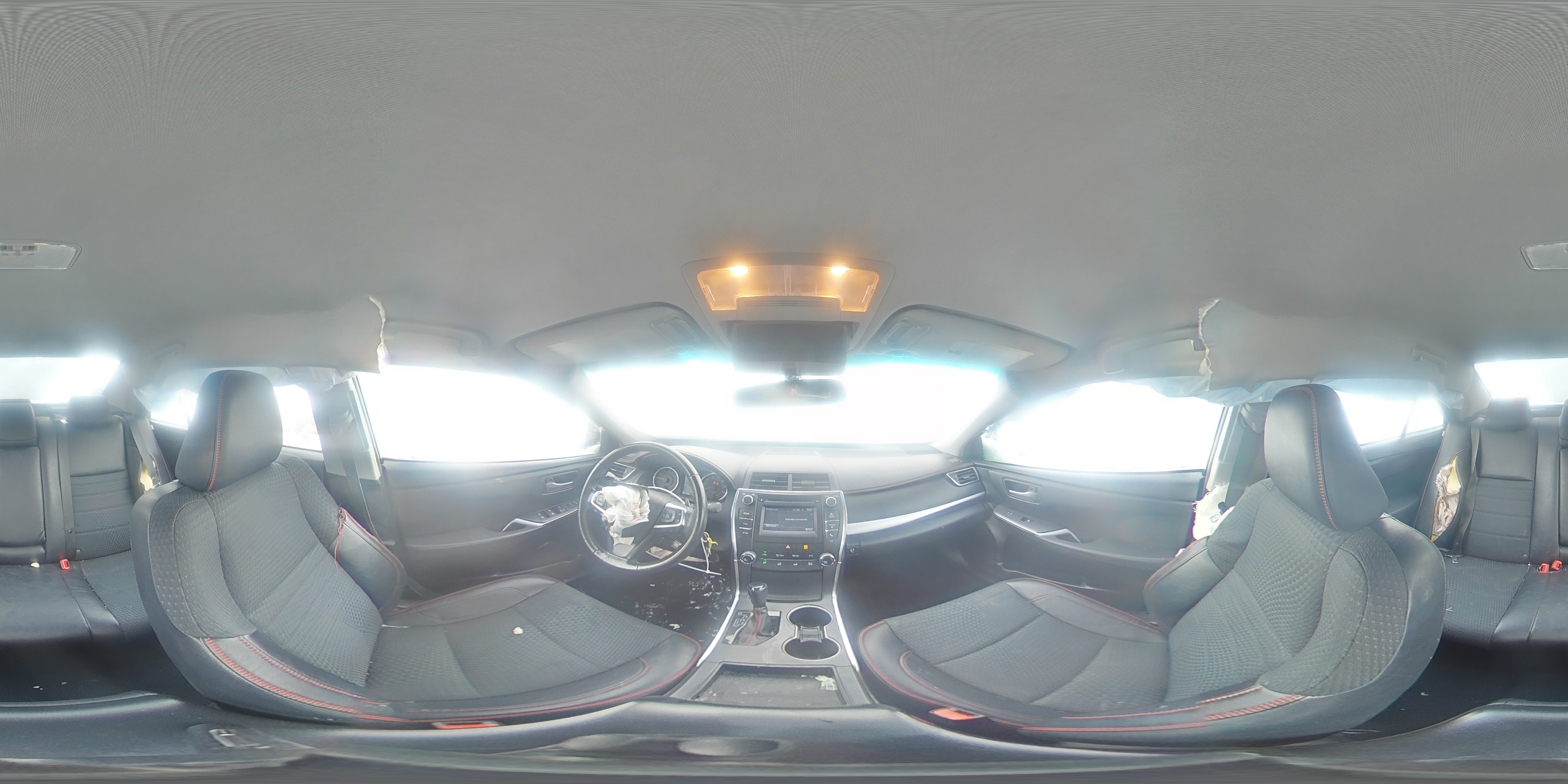 2015 Toyota Camry - Image 13