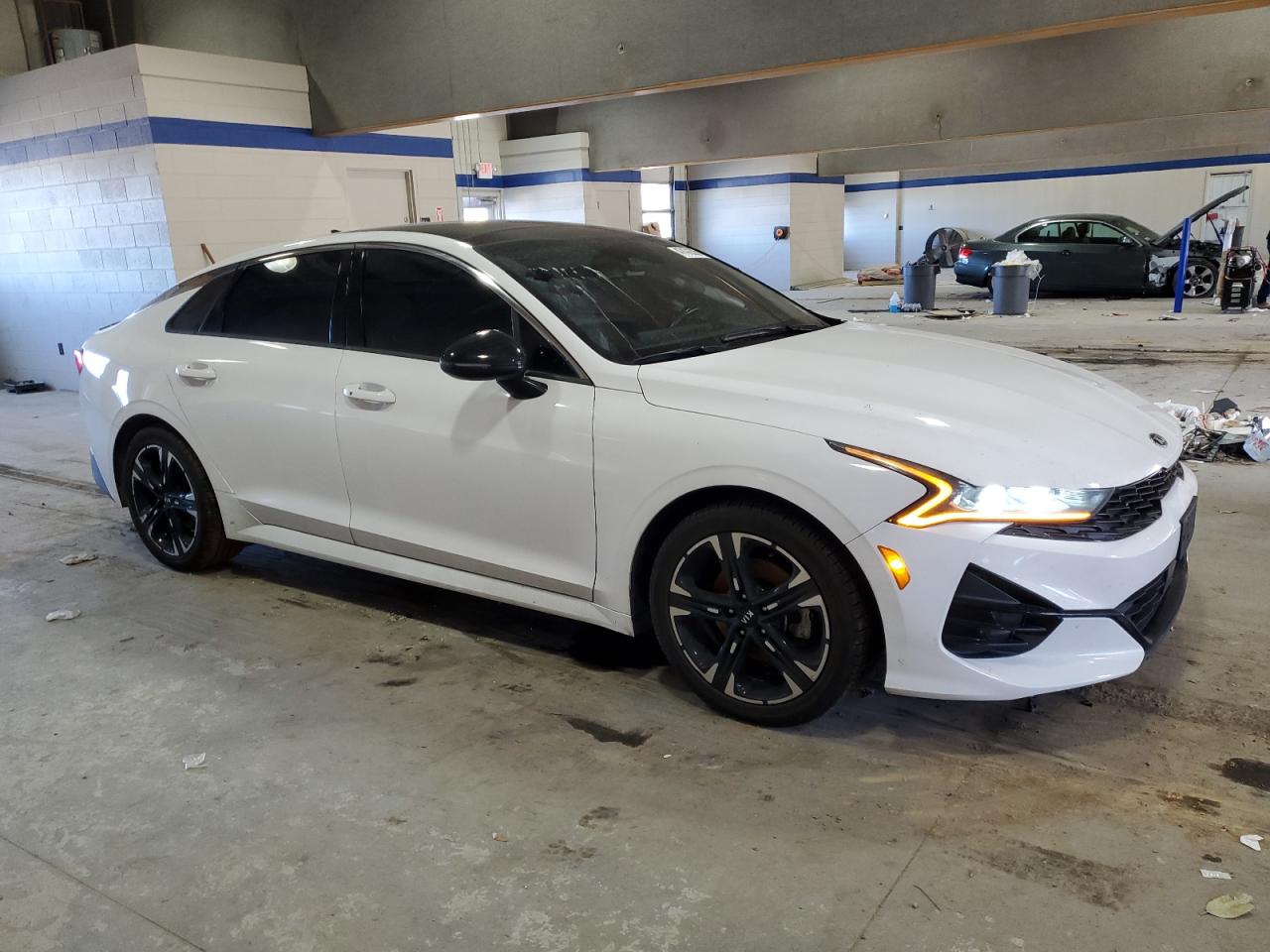 2021 Kia K5 - Image 4