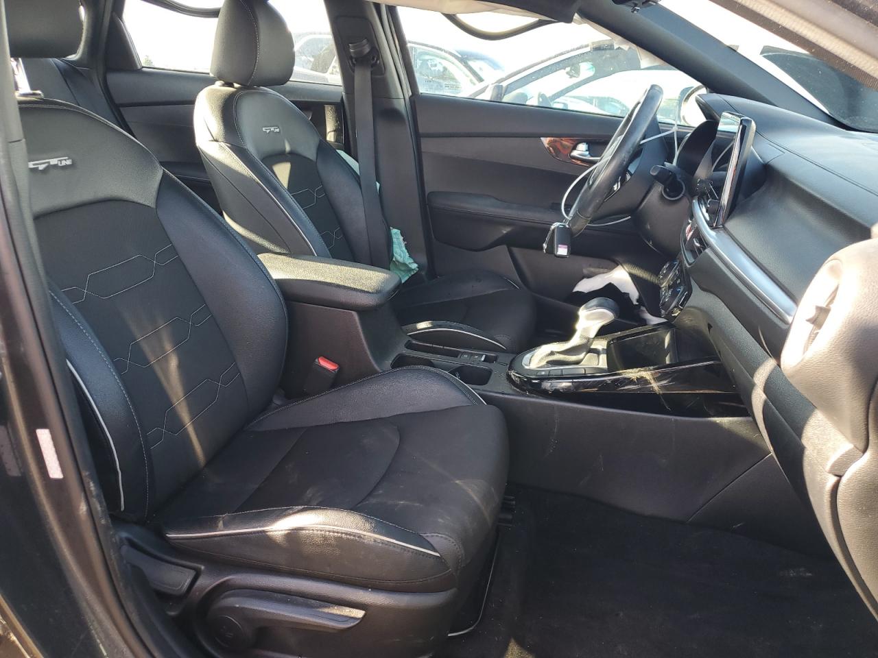 2023 Kia Forte - Image 7