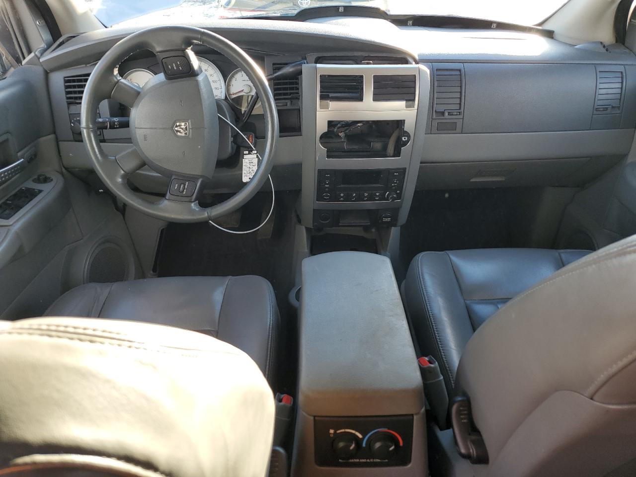 2005 Dodge Durango - Image 8