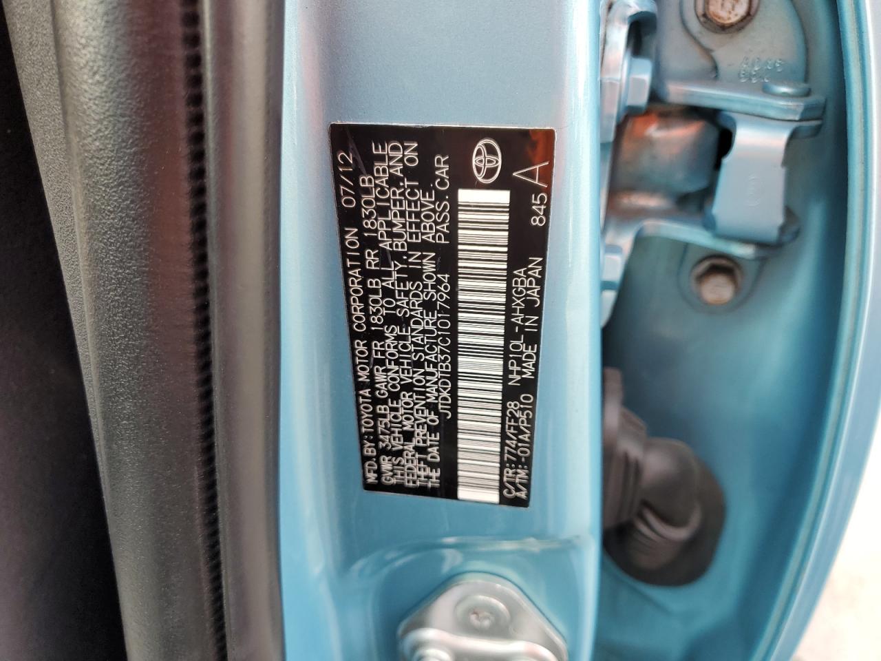 2012 Toyota Prius - Image 13