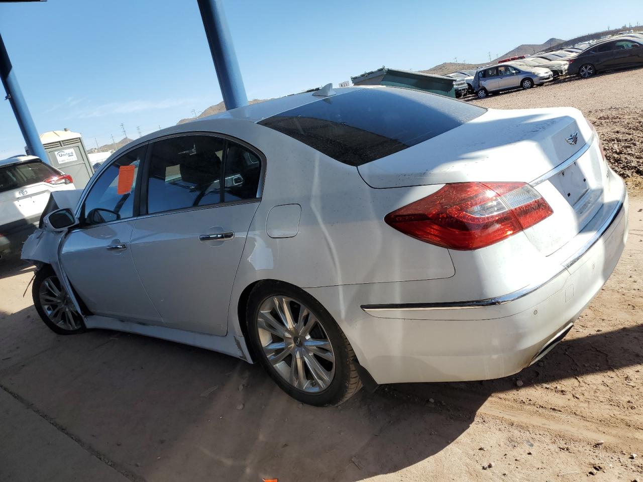 2014 Hyundai Genesis - Image 2