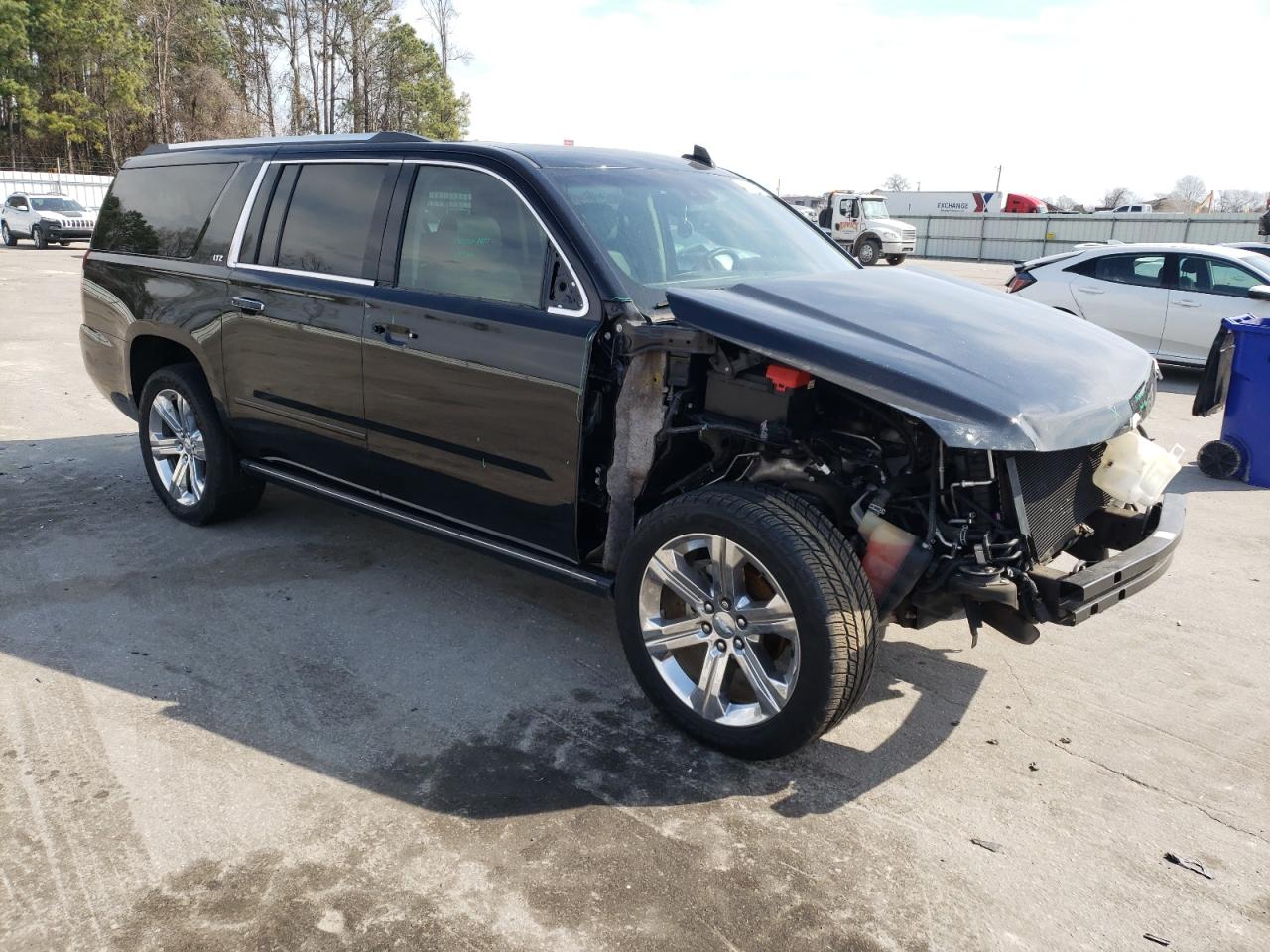 2016 Chevrolet Suburban - Image 4