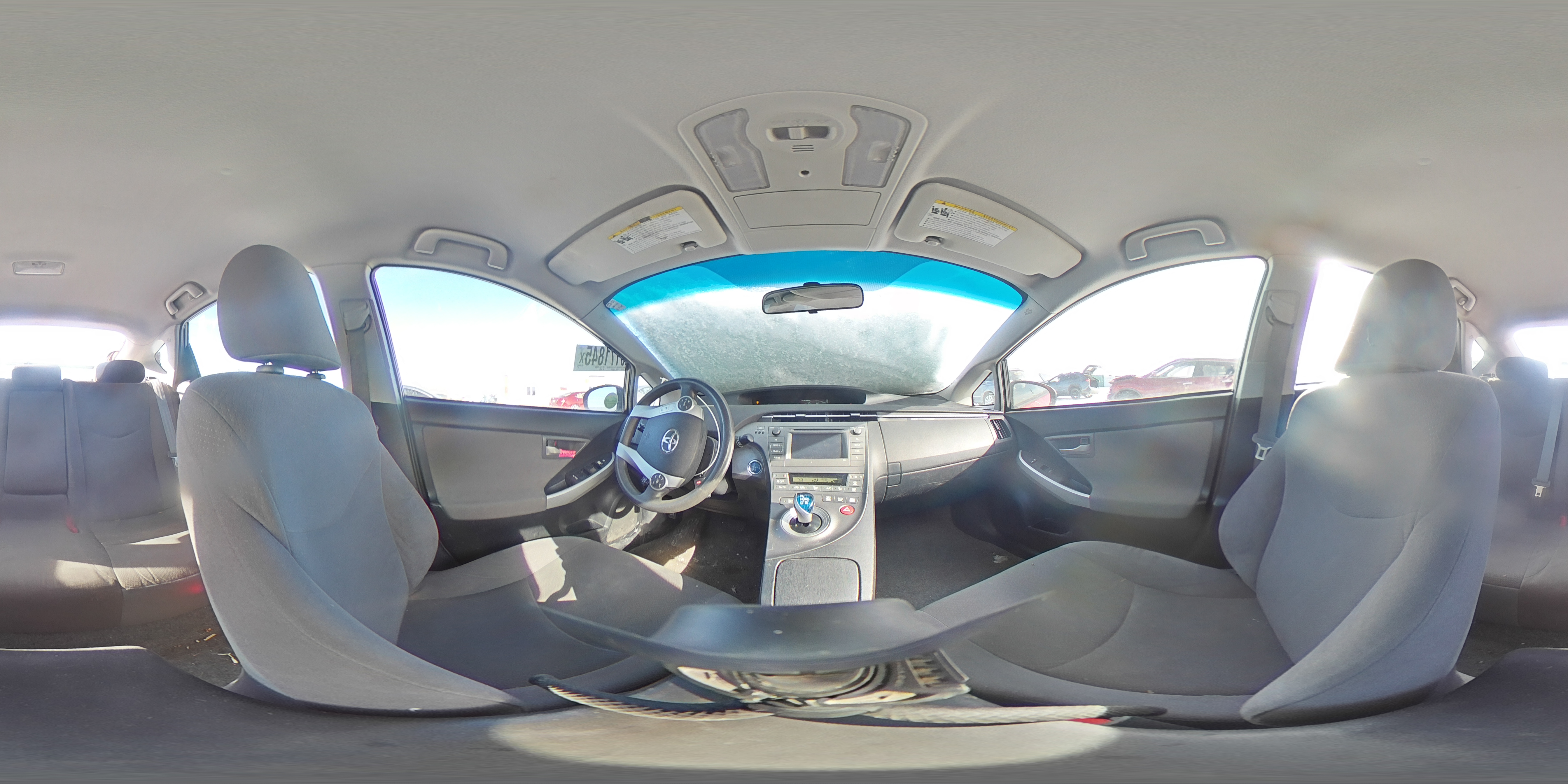 2014 Toyota Prius - Image 13
