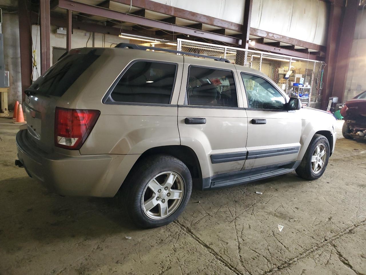 2006 Jeep Grand Cherokee - Image 3