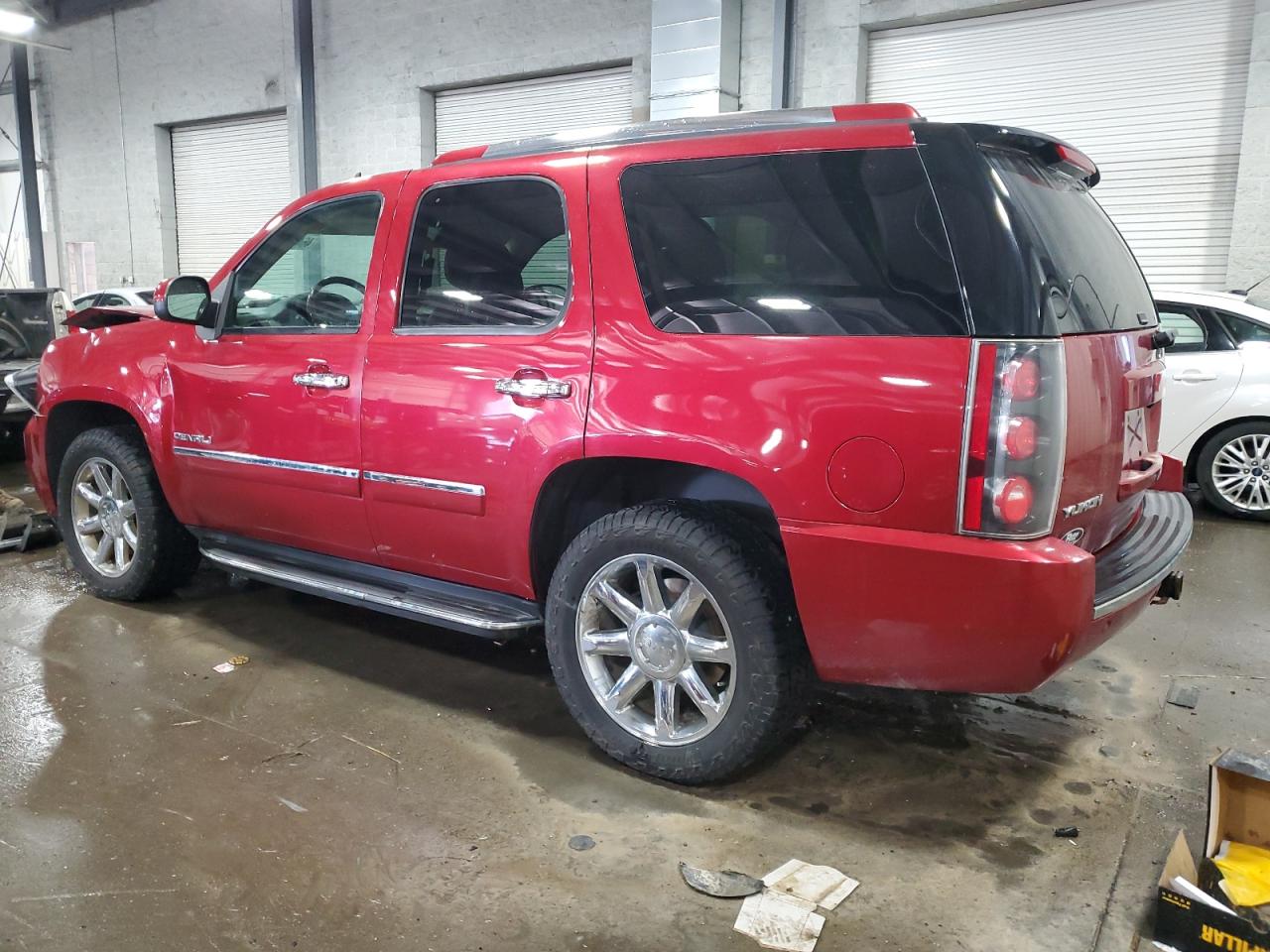2013 GMC Yukon - Image 2