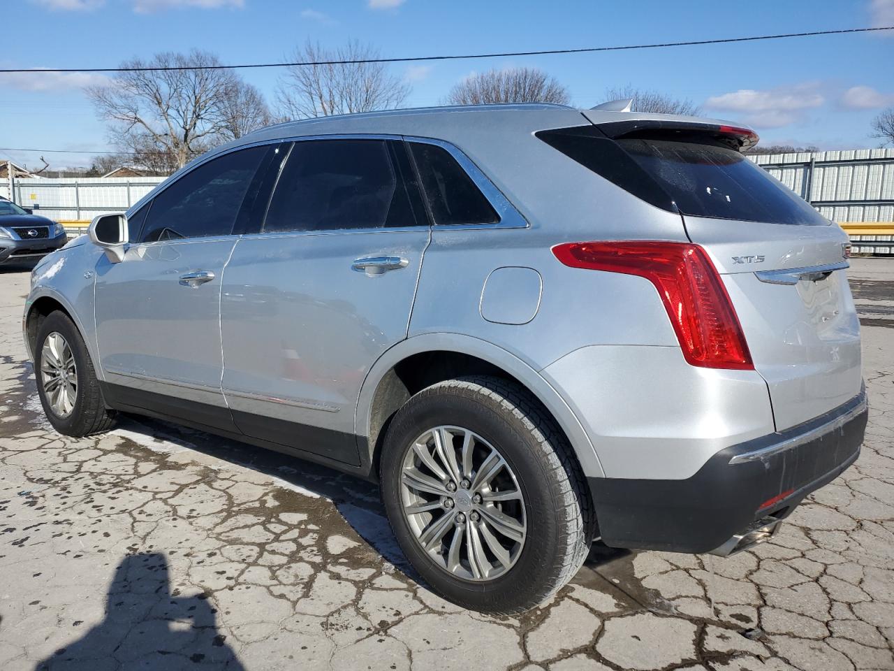 2019 Cadillac XT5 - Image 2
