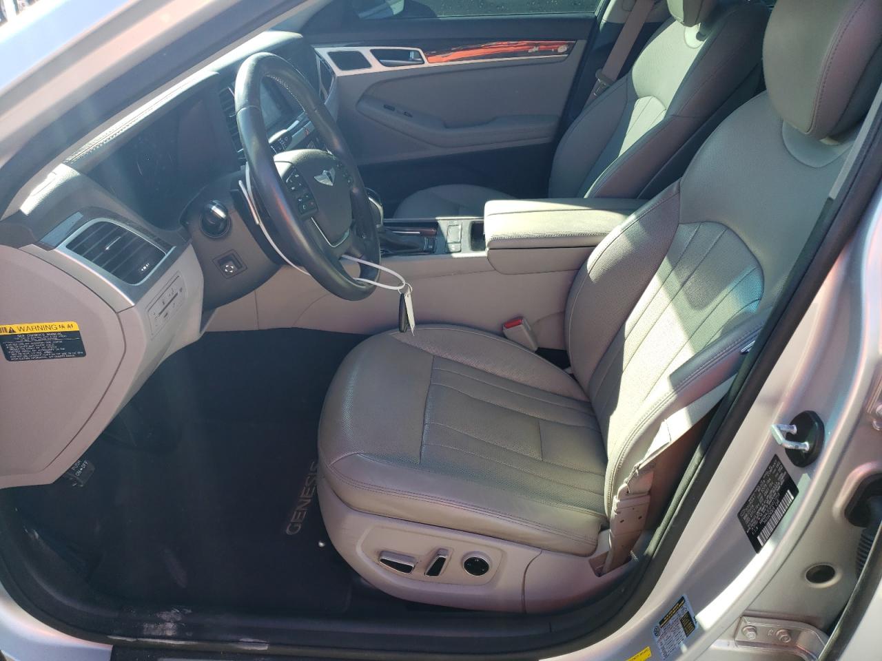 2015 Hyundai Genesis - Image 7