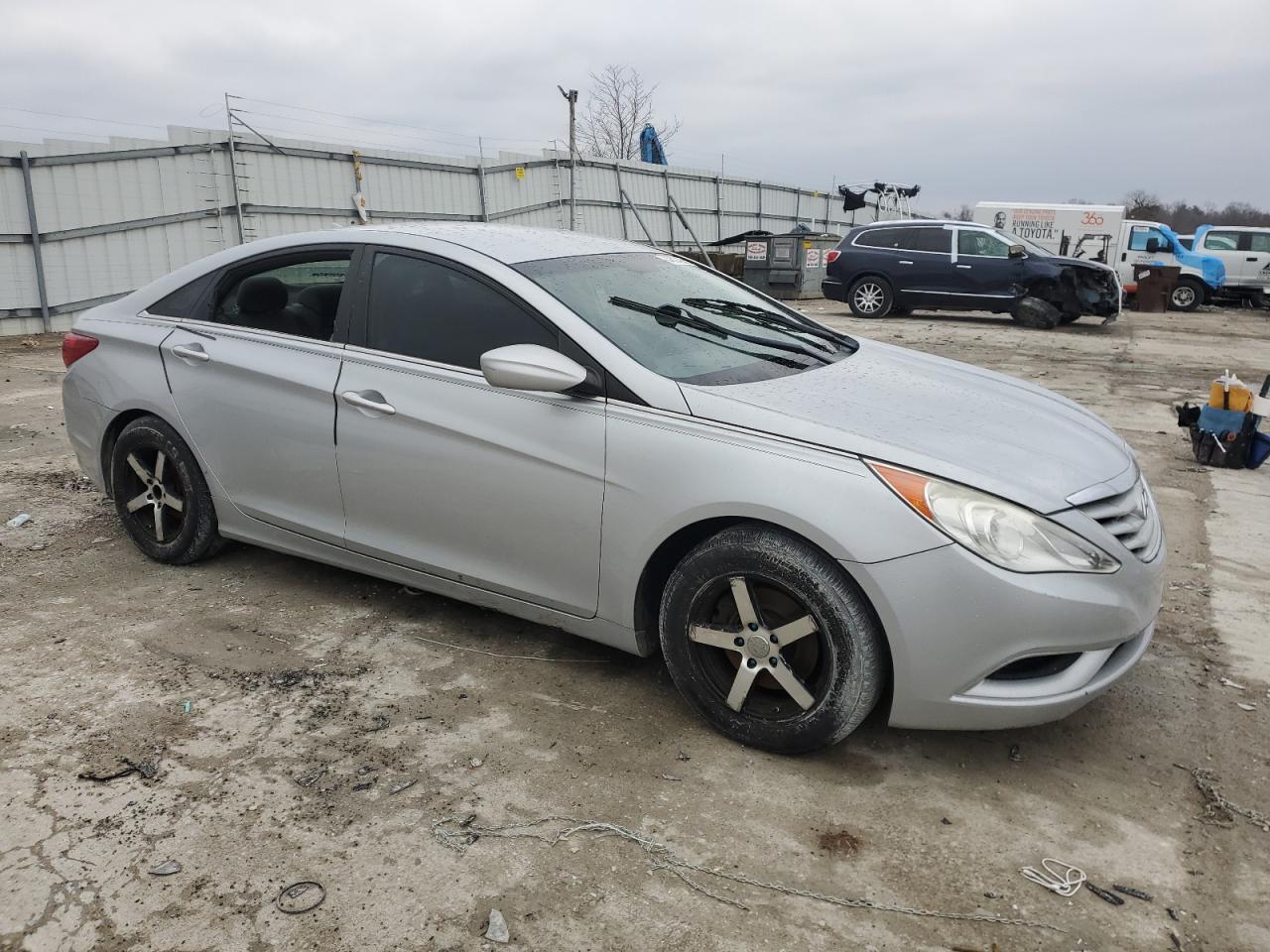 2011 Hyundai Sonata - Image 4