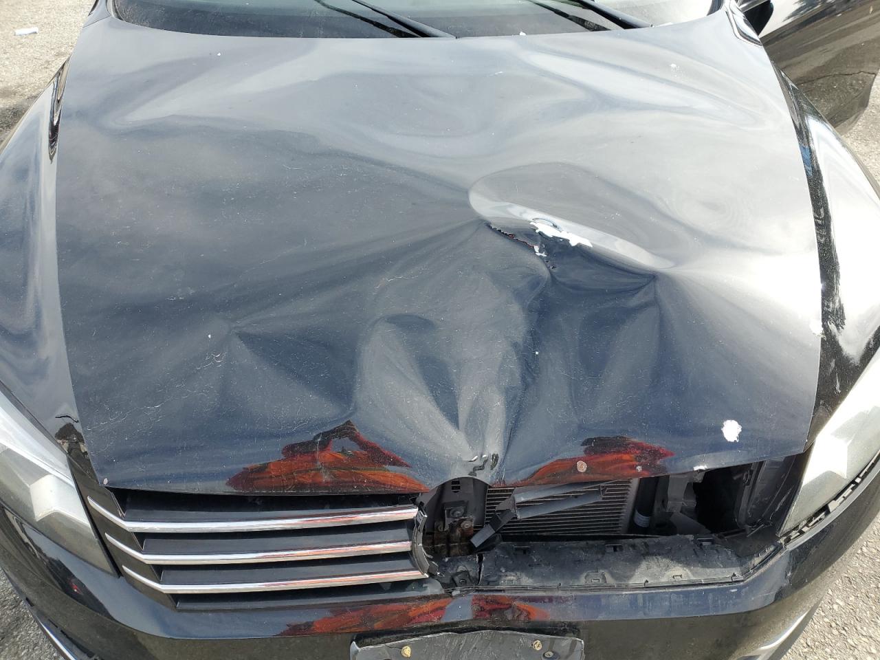 2014 Volkswagen Passat - Image 13