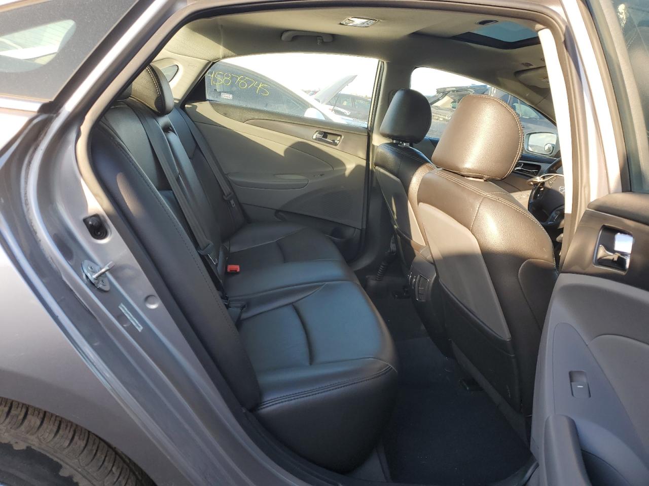 2011 Hyundai Sonata - Image 10