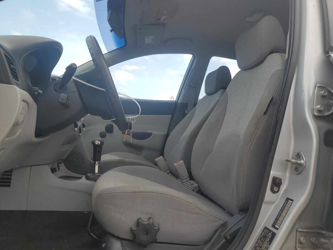 2009 Hyundai Accent - Image 7