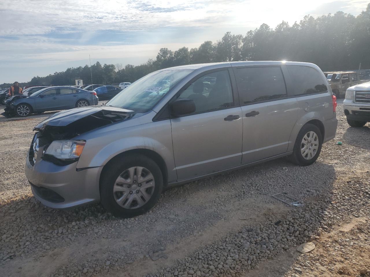 2019 Dodge Caravan - Image 1