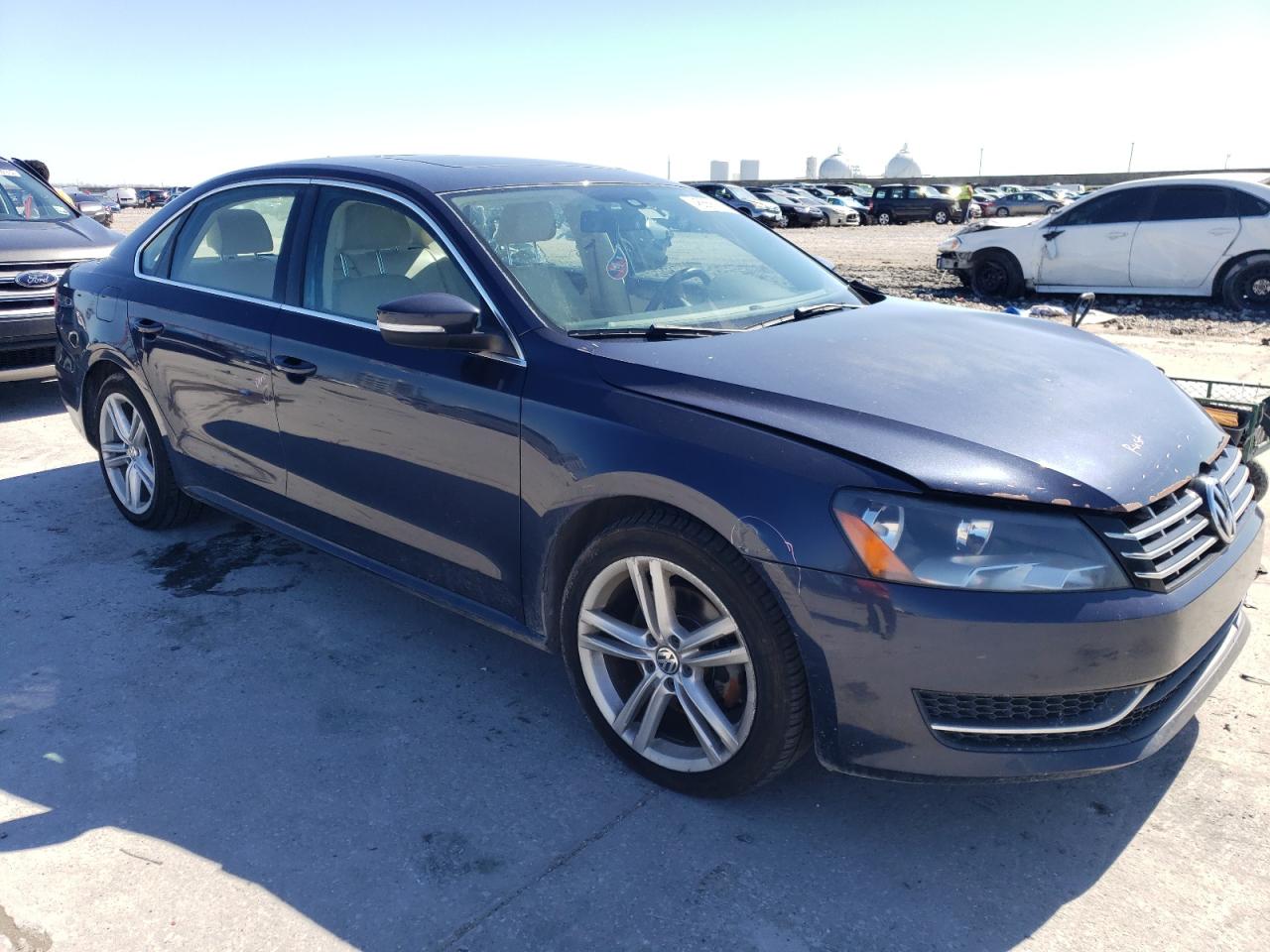 2015 Volkswagen Passat - Image 4