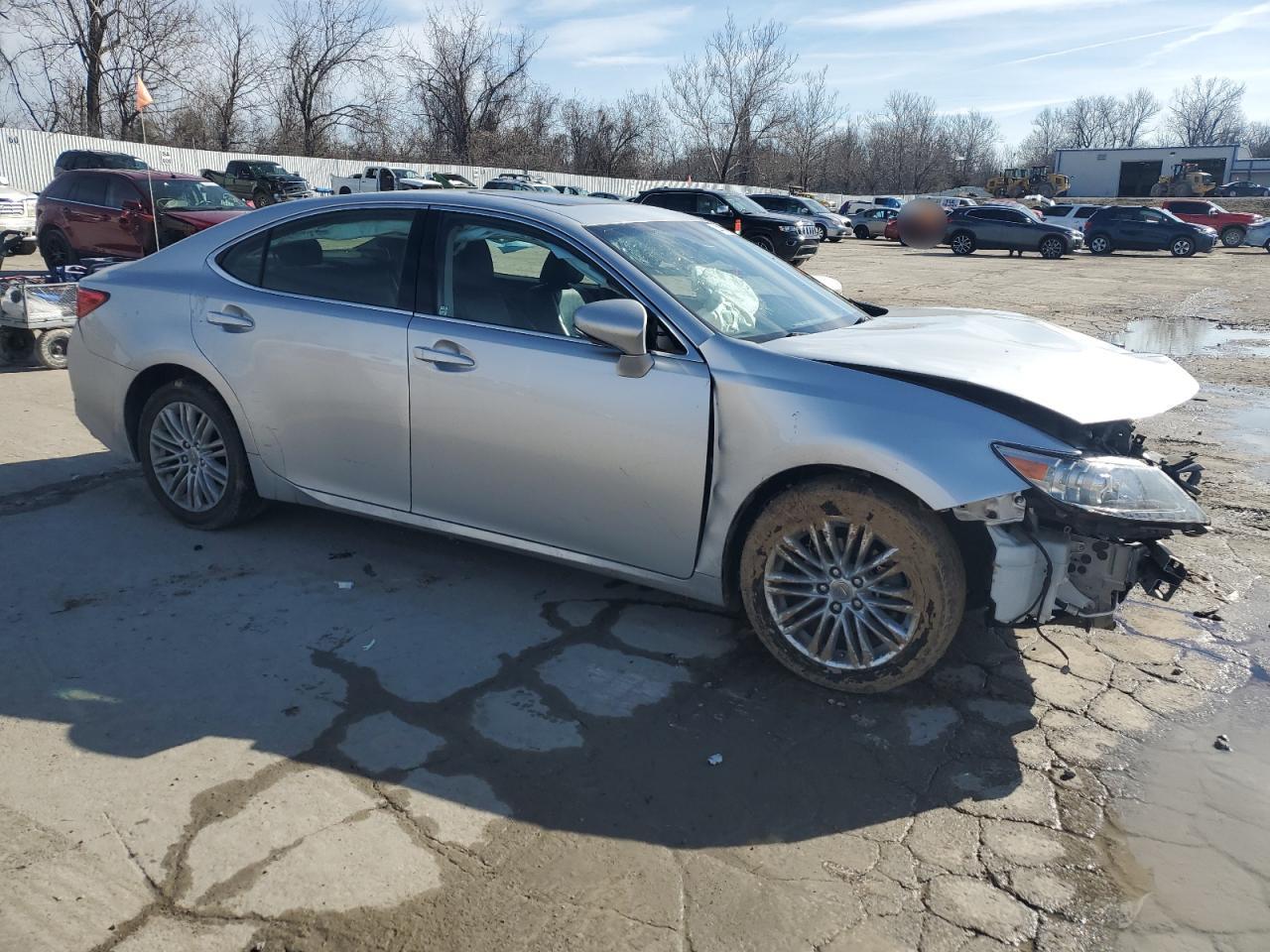 2014 Lexus ES - Image 4