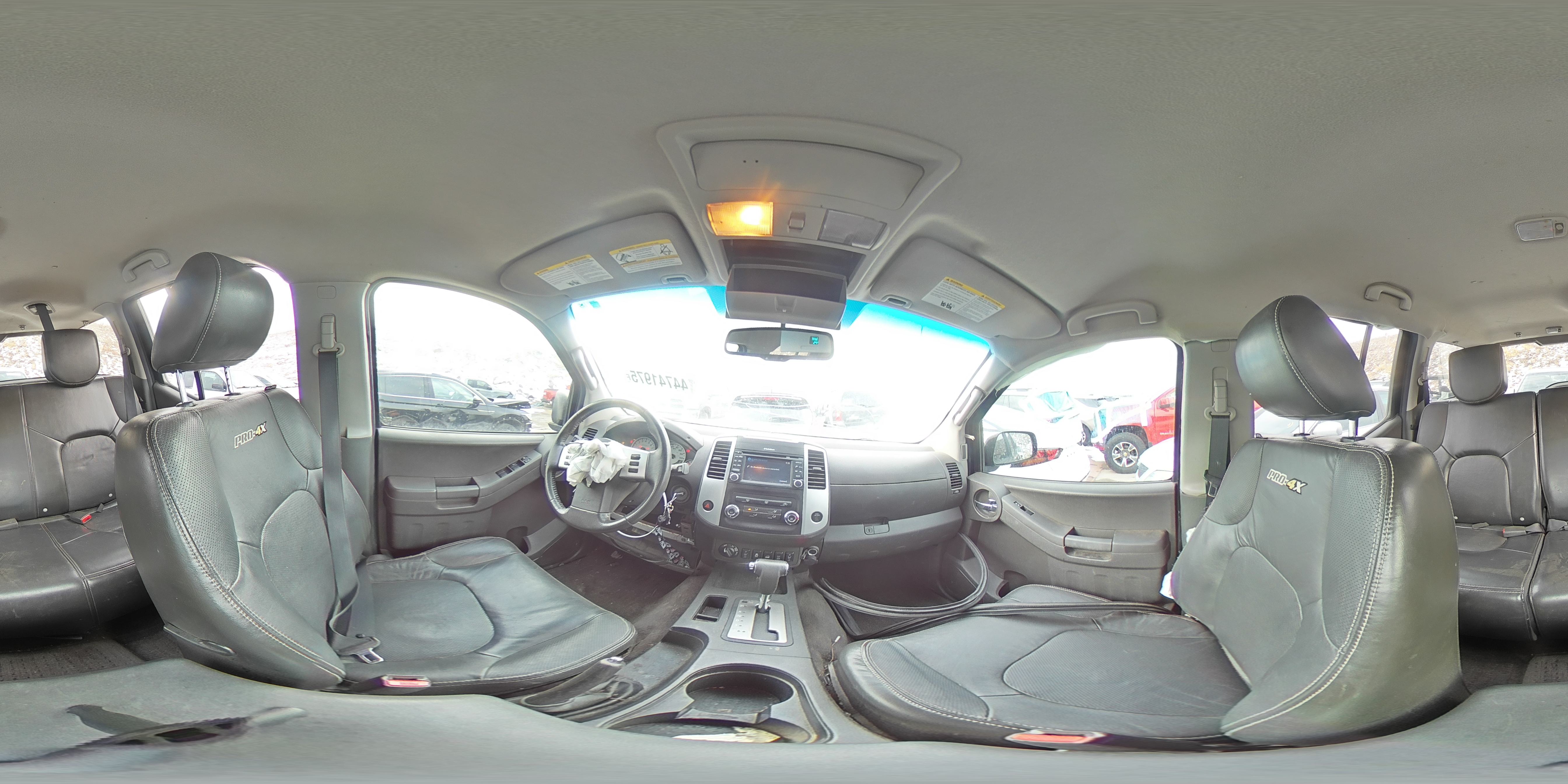 2015 Nissan XTerra - Image 14
