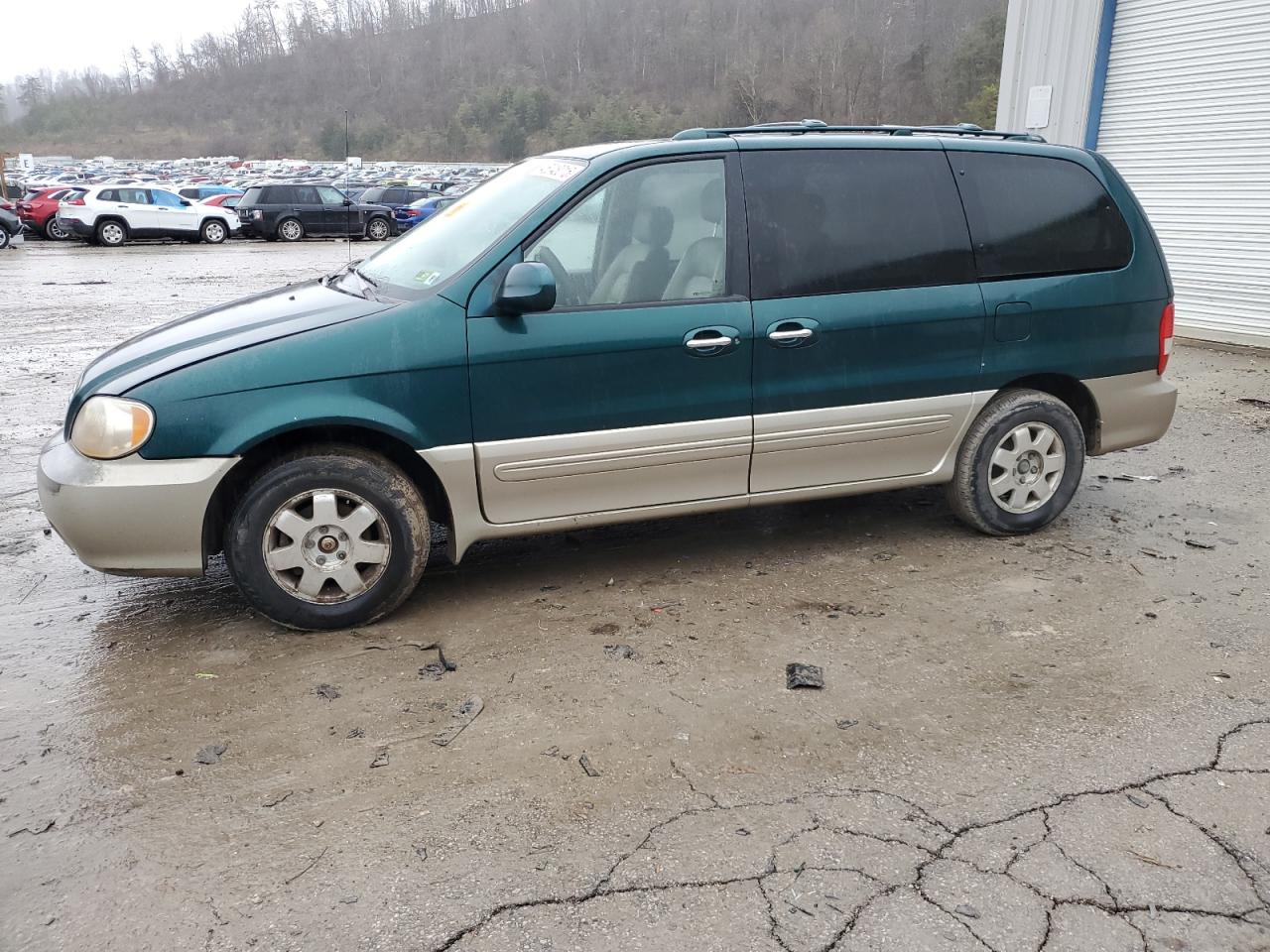 2003 Kia Sedona - Image 1