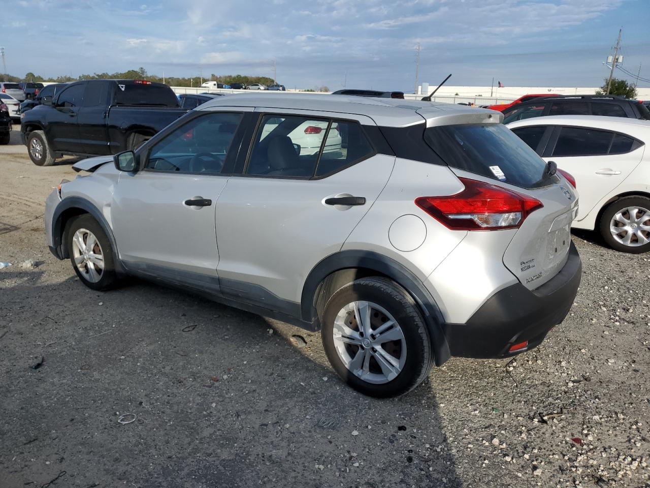 2019 Nissan Kicks - Image 2