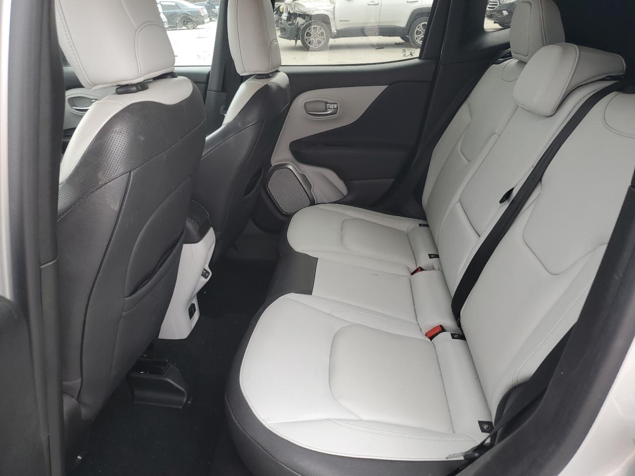 2019 Jeep Renegade - Image 11